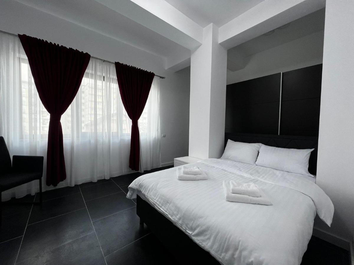 Luxury Cozy Apartments - City Center Сучава Екстер'єр фото