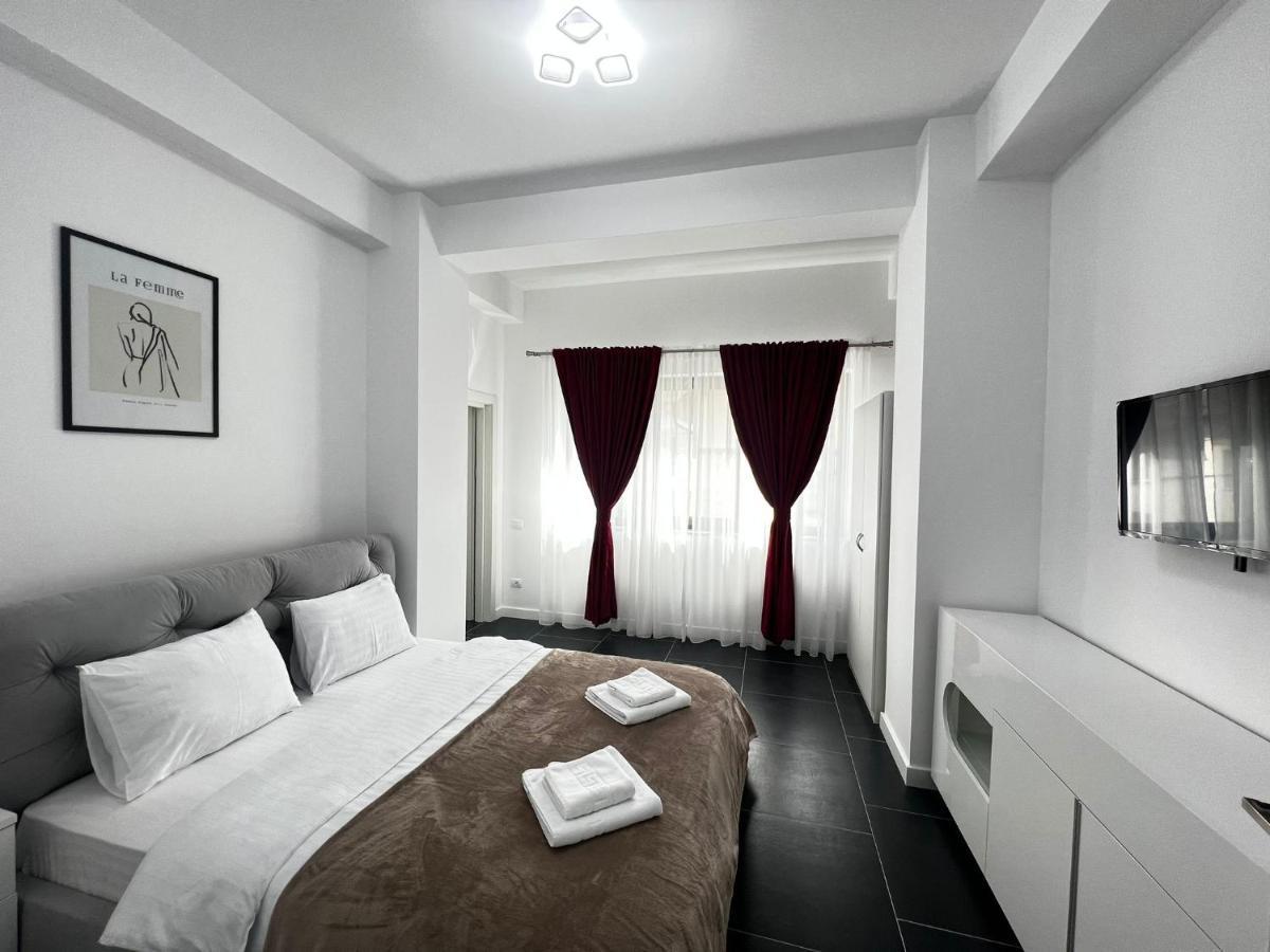 Luxury Cozy Apartments - City Center Сучава Екстер'єр фото