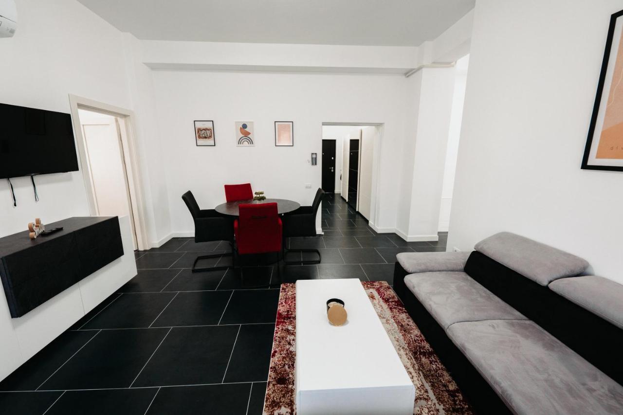 Luxury Cozy Apartments - City Center Сучава Екстер'єр фото