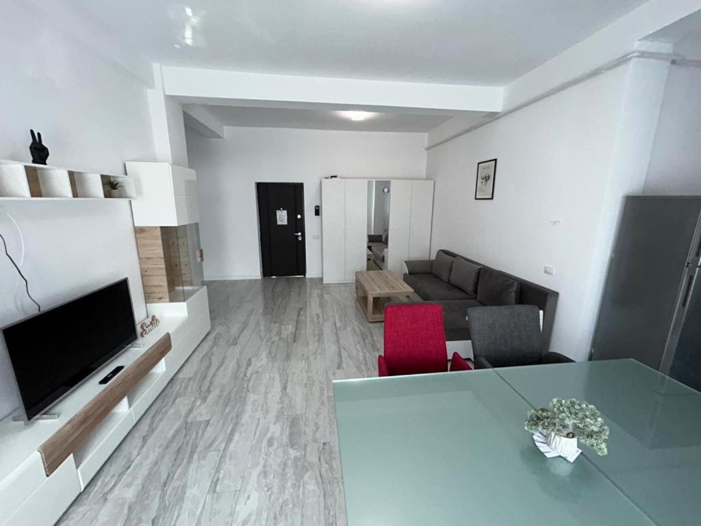 Luxury Cozy Apartments - City Center Сучава Екстер'єр фото